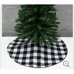 CHRISTMAS Tree skirt Buffalo Plaid Black & White 48"